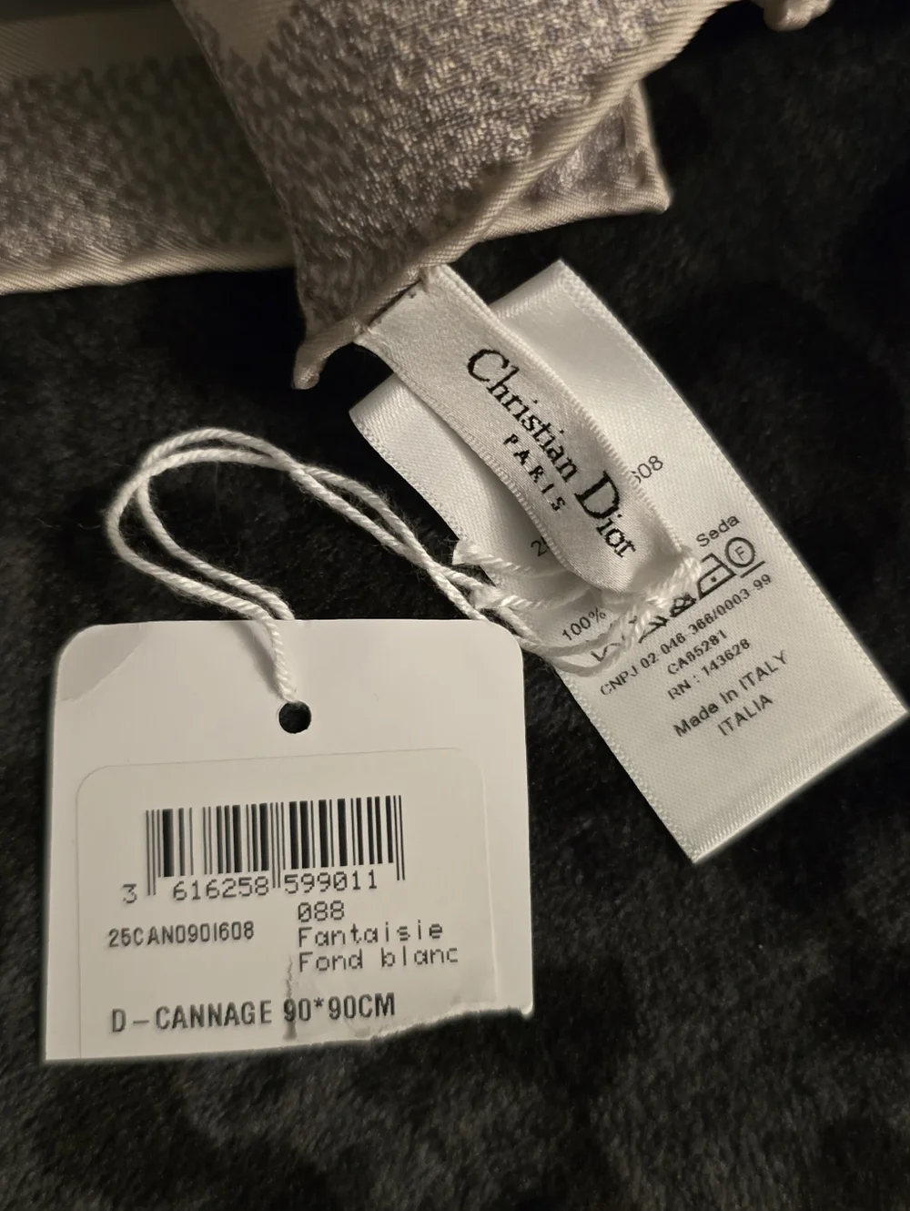 NEW - Dior Scarf - Fantasie find blanc 90*90 gray